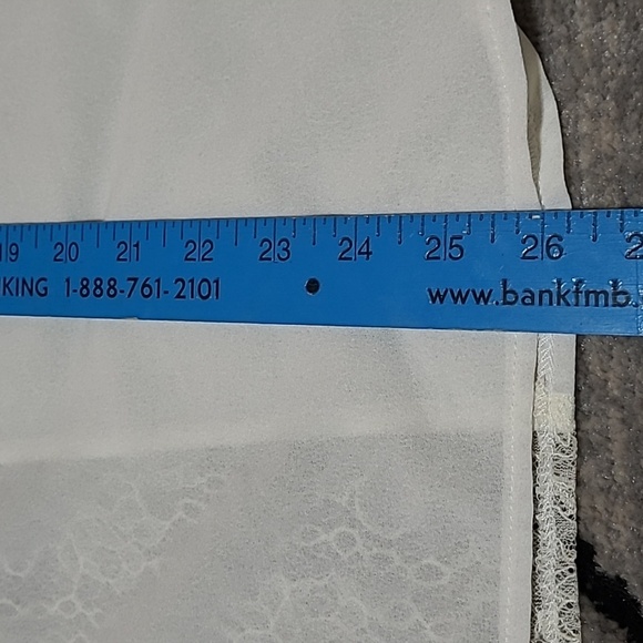 FREEWAY SHEER LACE ZIP BACK TRIM SLEEVELESS SHIRT - Picture 8 of 14